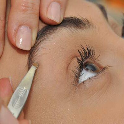 shaping of eyebrow
